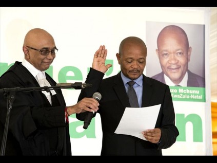 KZN Judge President, Chima Patel, swears in Premier Senzo MchnuPHOTOS: Reinhardt Hartzenberg