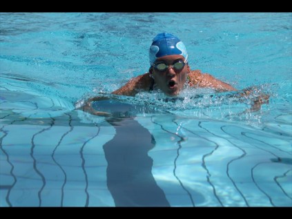 Clara Dreyer was in action in the girls 200m breaststroke event which she finished in 3.36.00
