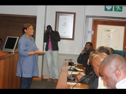 Toni Petersen addresses KZN Minister of Transport, Willies Mchunu and local and district councillors during a briefing following the tragic death of her son, his family and their friend’s two children
