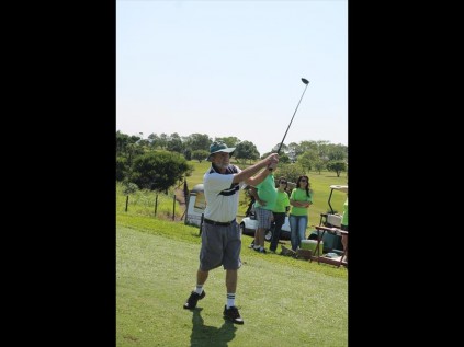 Fronie Froneman was in action on Saturday in support of the Zululand Ladies Shore Angling Association golf day