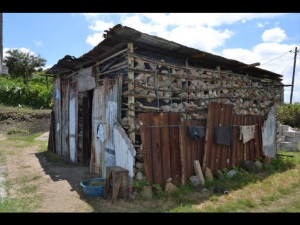 The shack in which Maureen lived  since 1999