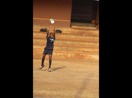 Siyanda Dludla throws one in deep to his team mates