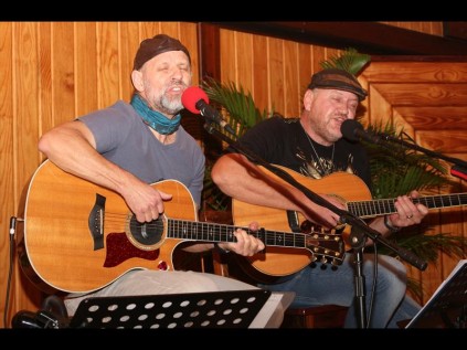Local duo ZeeRoover, comprising Eugene Viljoen and Corrie Pretorius, absorbed in one of their self-penned compositions PHOTOS: Dave Savides
