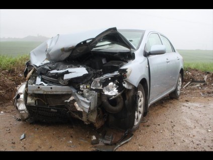 The badly damaged Toyota Corolla was the second vehicle involved in the collision PHOTOS: ANLERIE DE WET