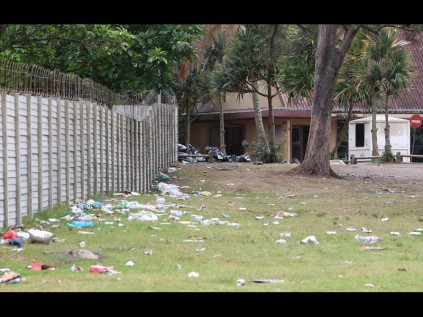 This unsightly scene greeted visitors to the Bay Hall on Saturday