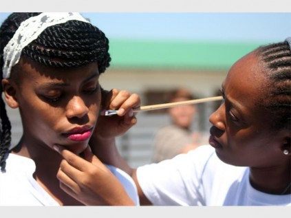 Nobuhle Makeleni, and Khanyile Nokukhanya enjoy face painting