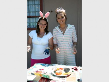 Teachers Madelein Maree and Leandi Jansen van Rensburg got their hands dirty to scoop the prize