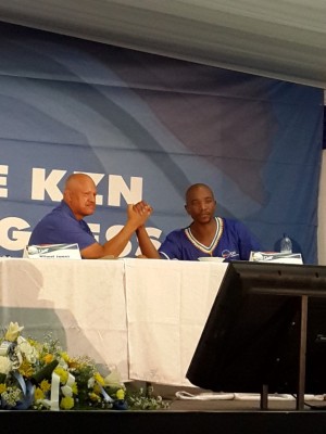 Wilmot James and Mmusi Maimane have agreed to a public debate regarding issues in South Africa ahead of their battle for leadership of the DA. 