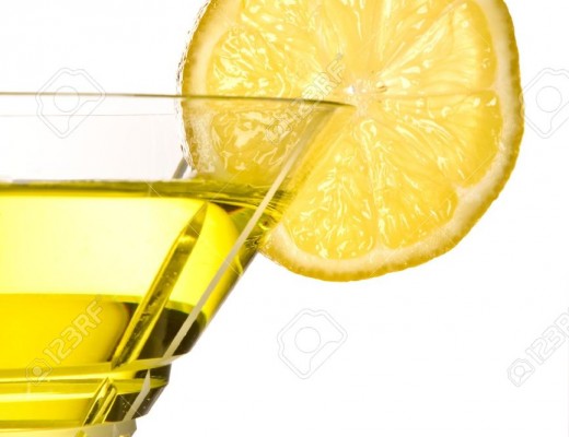 3727471-Summer-cocktail-decorated-with-a-slice-of-lemon-Stock-Photo-happy-hour-cocktail