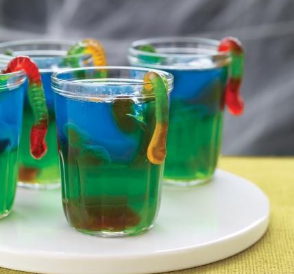 jello-worm-halloween-cups