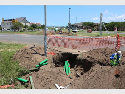 Feeding the new cables under the surface crossing the R619 (North Central Arterial) is a major challenge