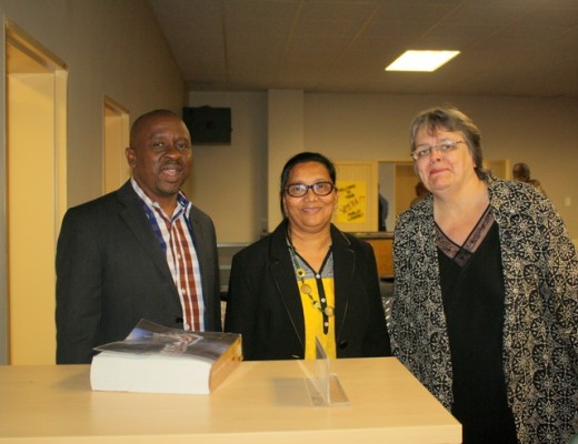 uMhlathuze Municipal Manager Dr Nhlanhla Sibeko, Cllr Nellenie Naidoo and Chief Librarian Leonie Wood