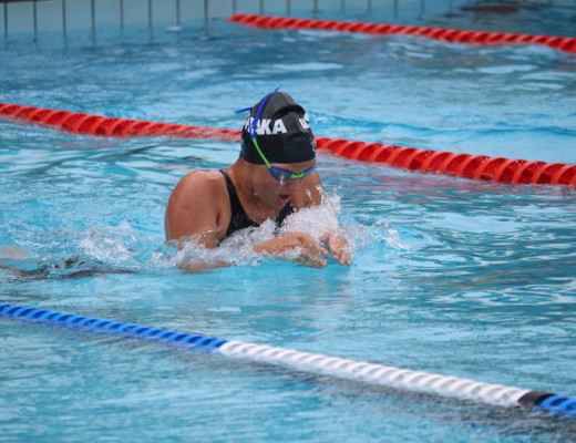 Simoné Maré nears the end of her race