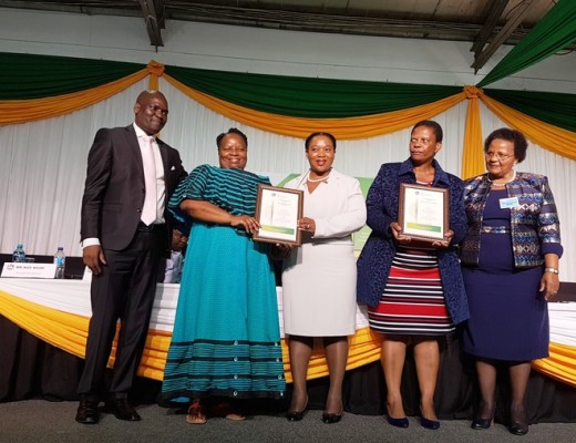 District Mayor Nonhle Mkhulisi (second left) receives the award for the 'Best financial viability key performance area' in the implementation of the IDP. With her is SALGA KZN Chairperson ME Ndobe, MEC Nomusa Dube-Ncube, Speaker of Msunduzi Municipality Jabu Ngubo (co-winner in the category) and Umgungundlovu District Municipality Cllr T Maphumulo.
